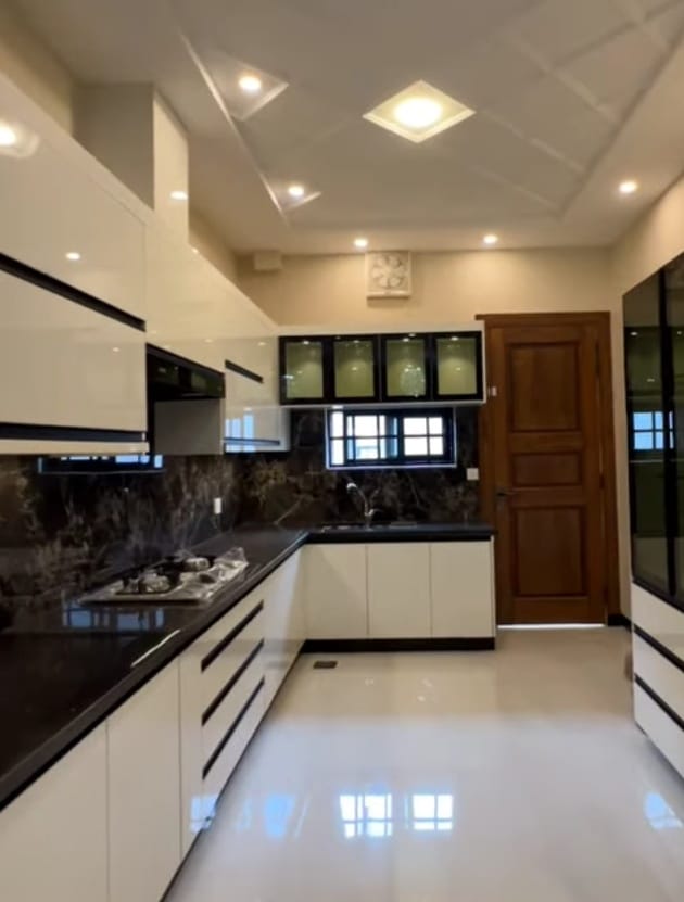 White and Black Classic Contrast